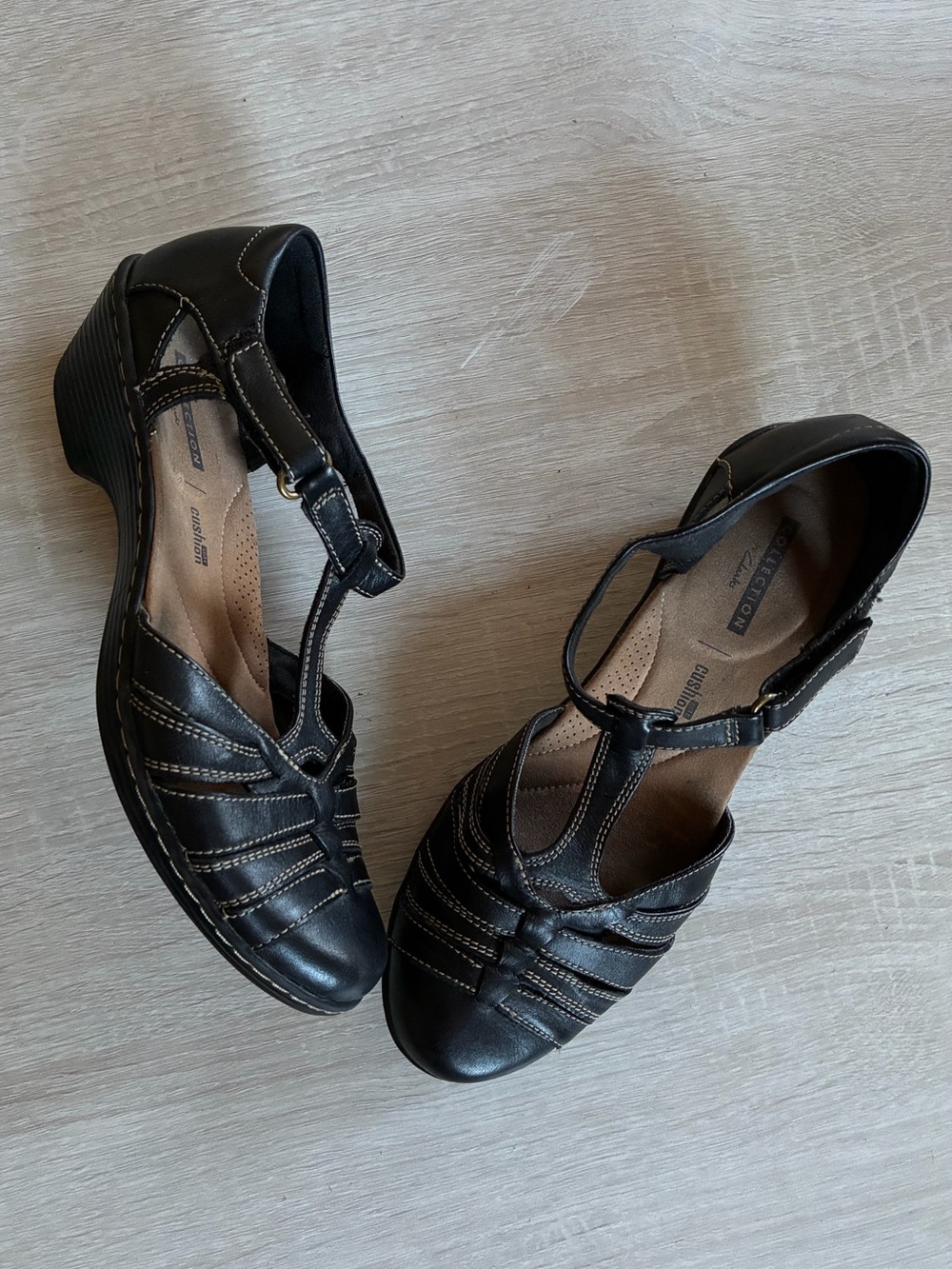 Clarks Collection Black Leather T-Strap Wedge Mary Jane Shoes 7.5 Minimalist